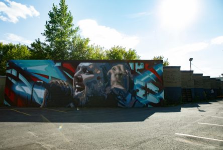 Une murale en l’honneur du chanteur Karl Tremblay dans le Vieux-Saint-Jean