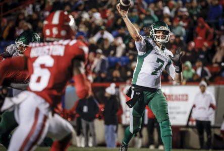 Les Roughriders viennent à bout des Stampeders 37-29 à Calgary