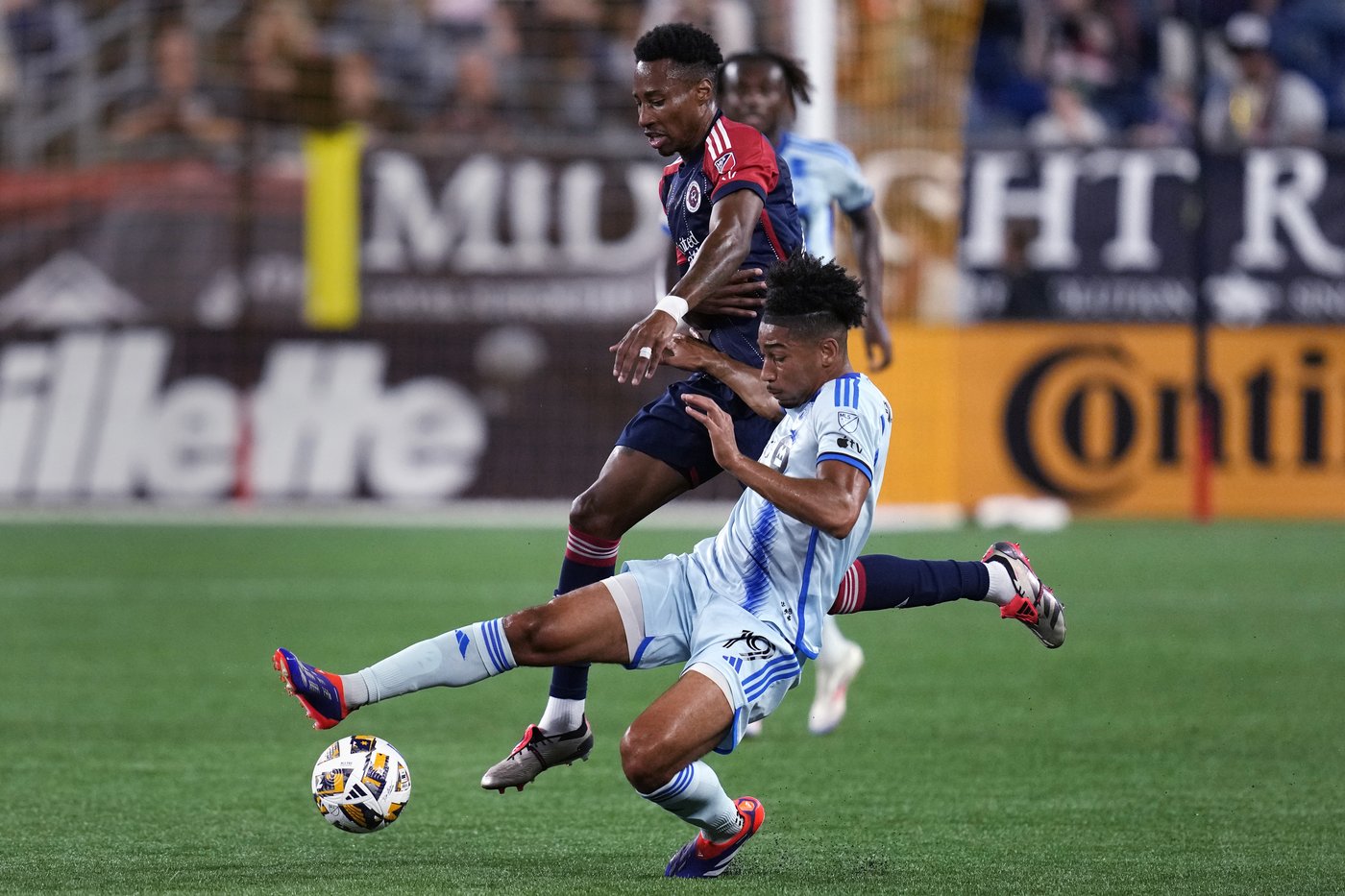 Le CF Montréal soutire un important match nul de 2-2 au Revolution