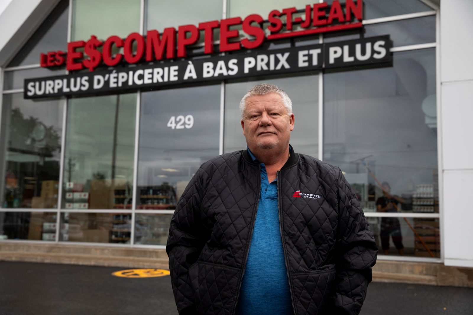 Escomptes St-Jean ouvre cinq magasins en un an