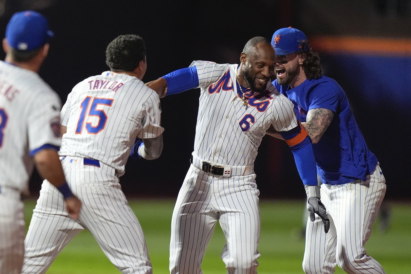 Starling Marte donne la victoire 2-1 aux Mets en 10e manche face aux Nationals