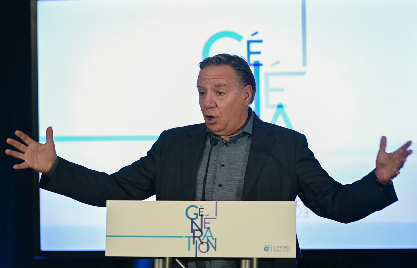 Legault veut que la CAQ dépose un plan pour ramener le civisme dans les écoles