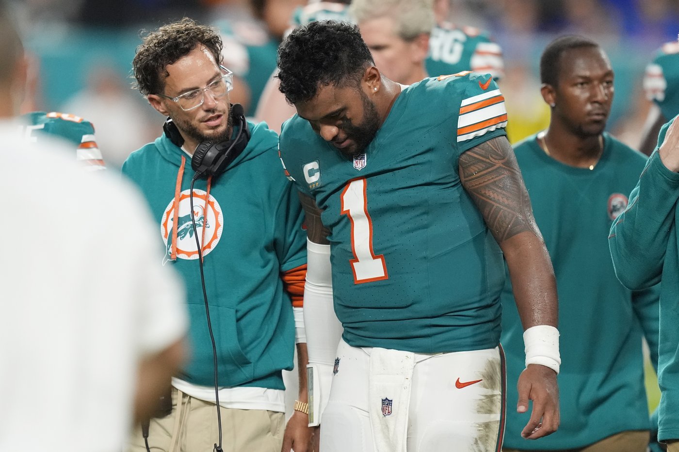 Le nom du quart des Dolphins Tua Tagovailoa inscrit sur la liste des blessés