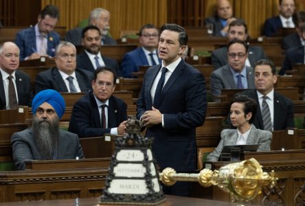 Poilievre livre un discours à saveur électorale en déposant sa motion de censure