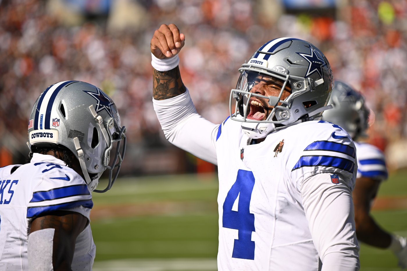 Dak Prescott mène les Cowboys à une victoire de 33-17 contre les Browns