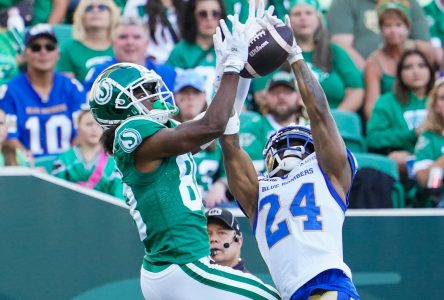 Les Blue Bombers tiennent bon et défont les Roughriders 35-33 en Saskatchewan