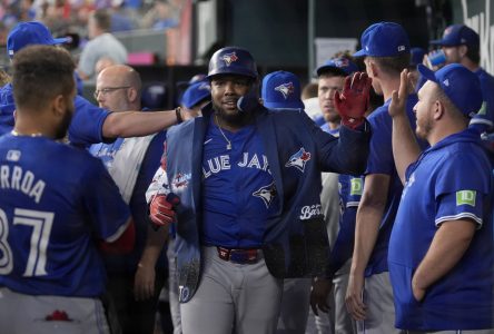 Les Blue Jays victorieux 4-0 à Arlington; Bichette est de retour à l’infirmerie