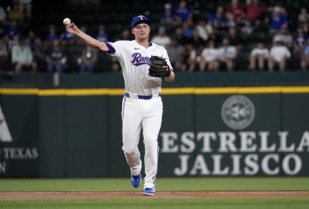 La saison est terminée pour l’arrêt-court Corey Seager, des Rangers