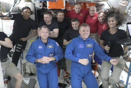 Les astronautes de la SSI coincés accueillent leur nouveau moyen de transport