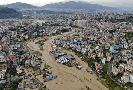 Les inondations et les glissements de terrain au Népal font au moins 100 morts