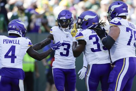 Darnold et les Vikings s’accrochent pour rester invaincus en quatre sorties