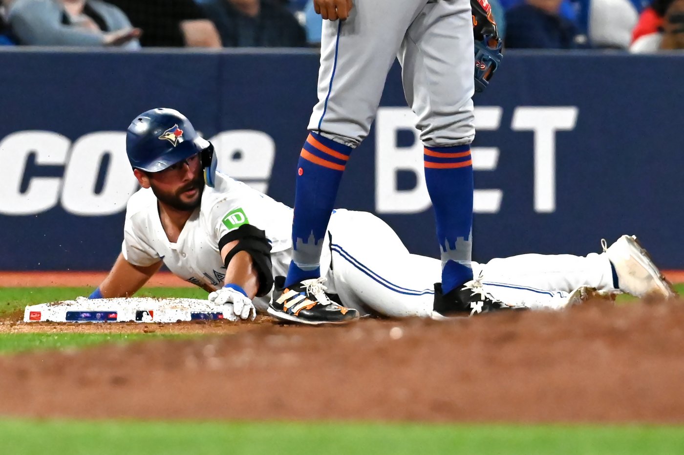 Schneider se distingue dans une victoire des Blue Jays contre les Mets, 6-2