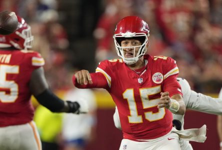 Mahomes et les Chiefs amorcent la saison avec une victoire de 27-20 contre les Ravens