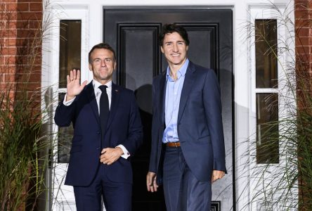 Emmanuel Macron et Justin Trudeau se rencontrent informellement à Ottawa