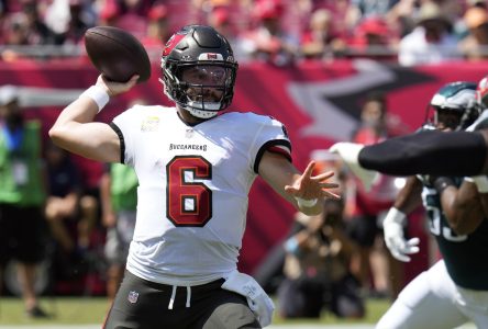 Baker Mayfield mène les Buccaneers à une victoire de 33-16 contre les Eagles