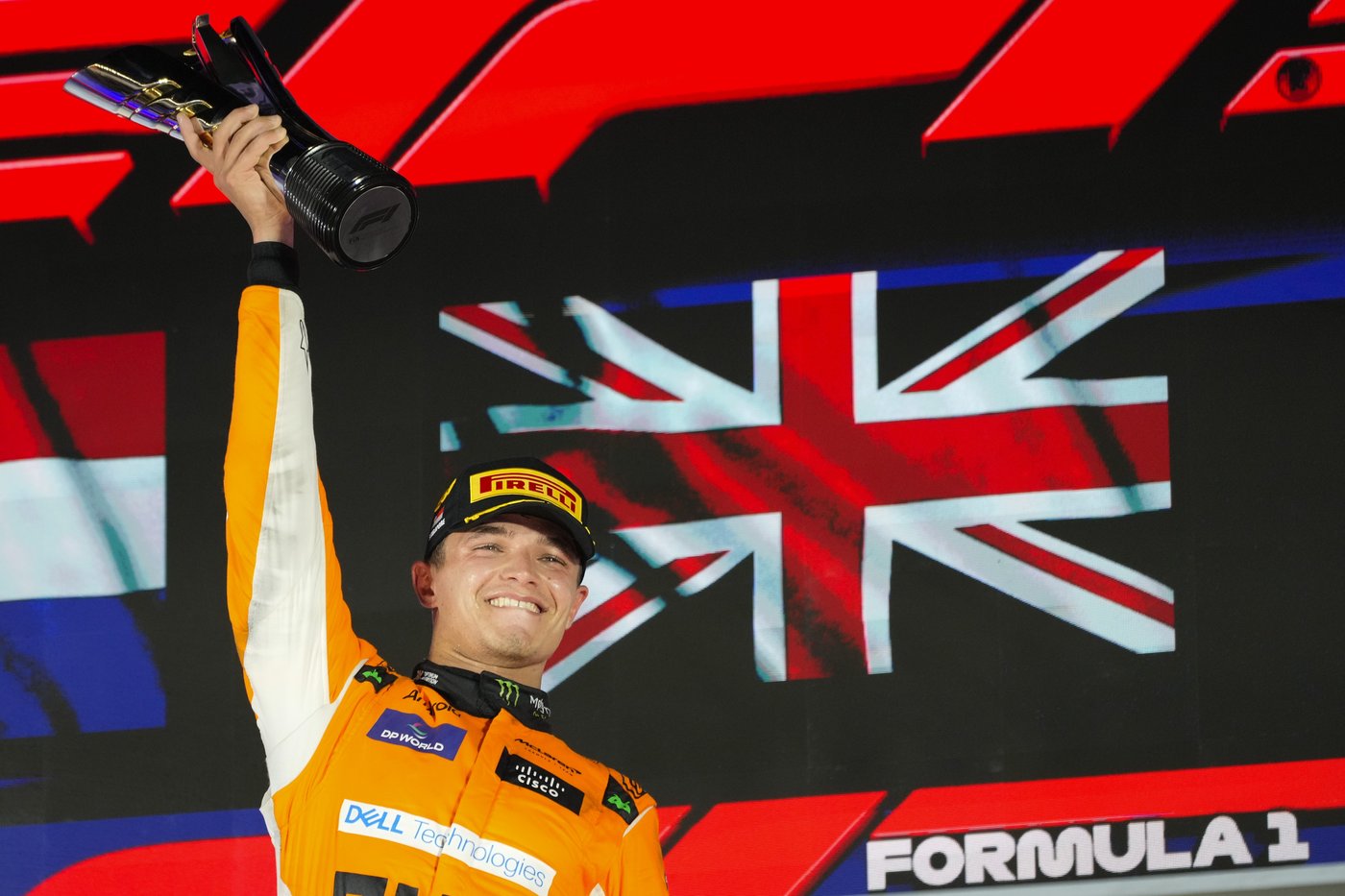 Lando Norris remporte aisément le GP de Singapour et s’approche de Max Verstappen