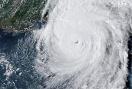 Hélène est rétrogradée en tempête tropicale et s’attaque à la Géorgie