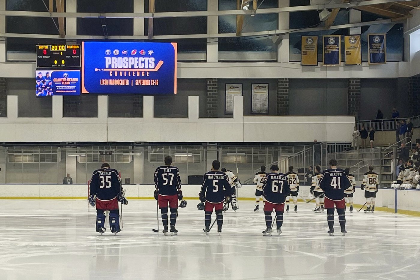 Malgré le deuil, le DG des Blue Jackets Don Waddell se concentre sur le hockey