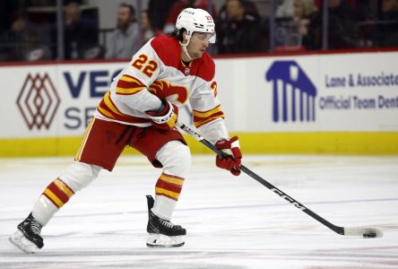 L’attaquant Jakob Pelletier s’entend pour un an avec les Flames de Calgary