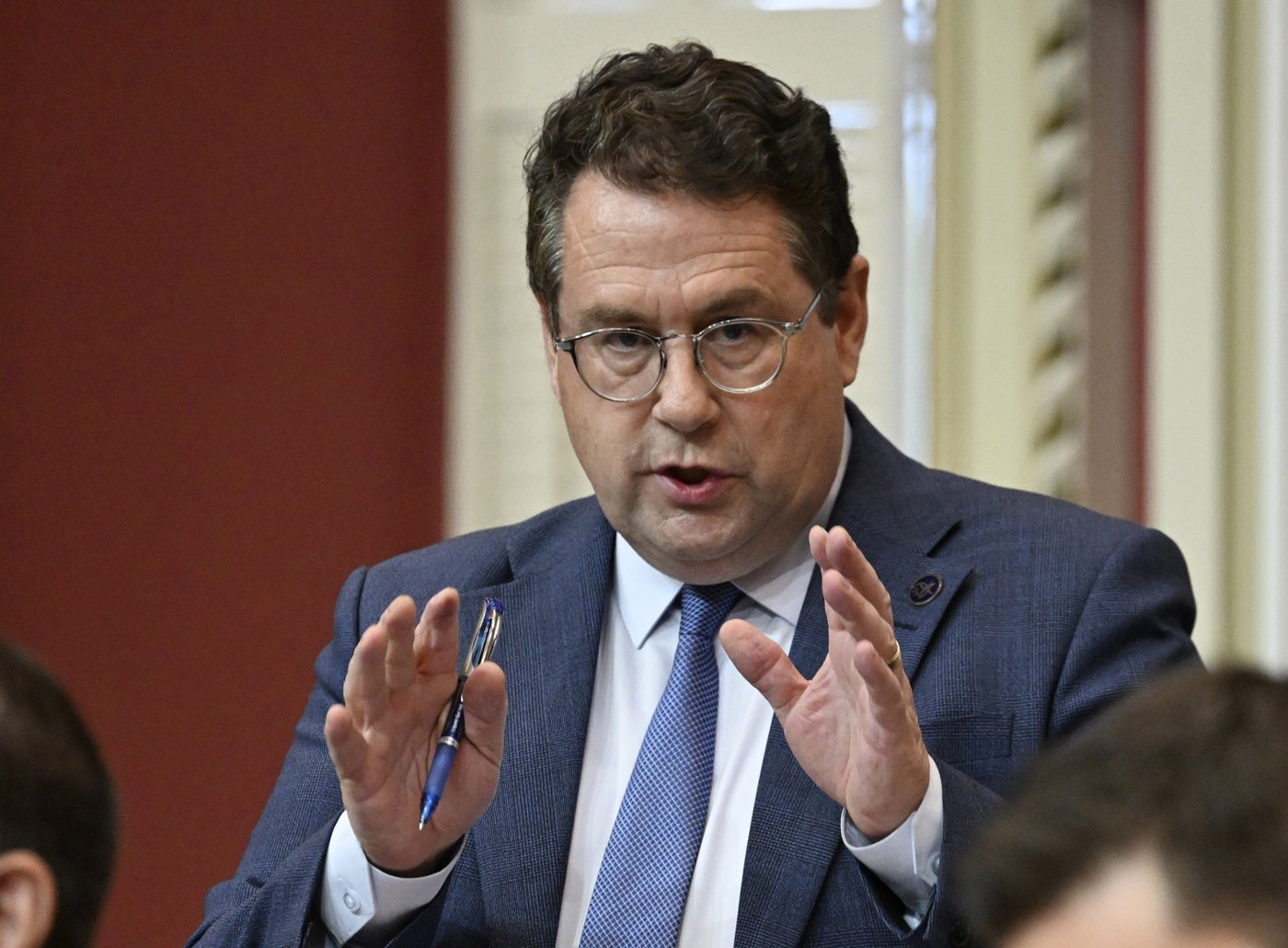 Bernard Drainville veut des buttes de neige dans les cours d’école