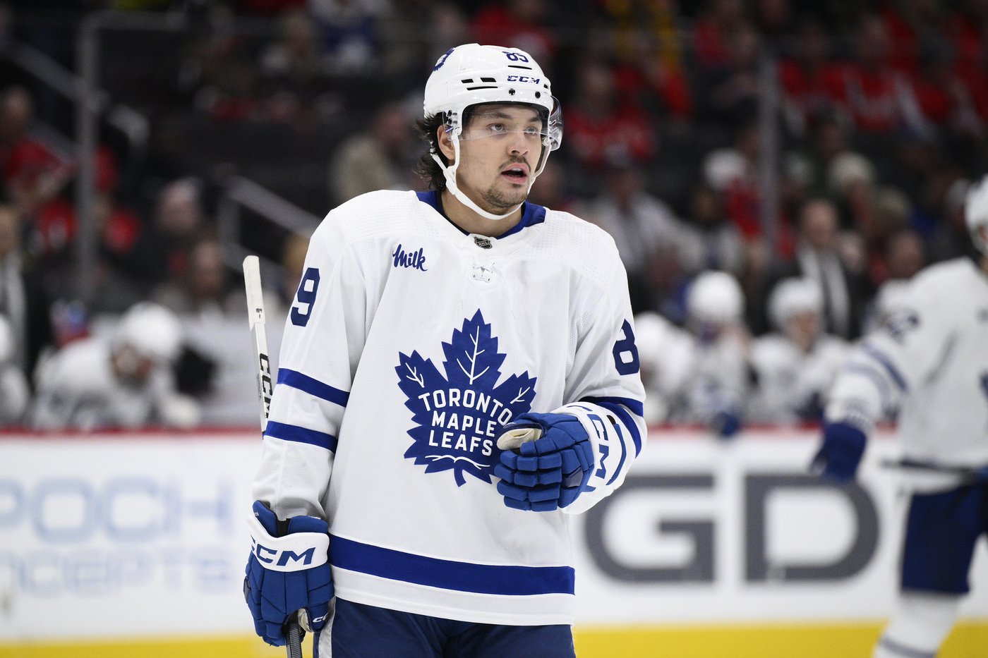 L’attaquant Nick Robertson signe un contrat d’un an avec les Maple Leafs