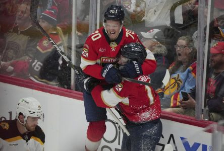 Les Panthers amorcent la saison avec un gain de 6-4 contre les Bruins