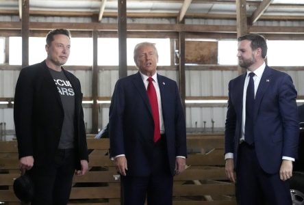 Le milliardaire Elon Musk apparaît aux côtés de Donald Trump pour la première fois