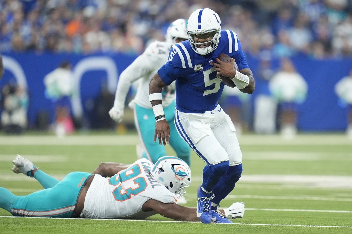 La poussée tardive de Richardson permet aux Colts de défaire les Dolphins 16-10