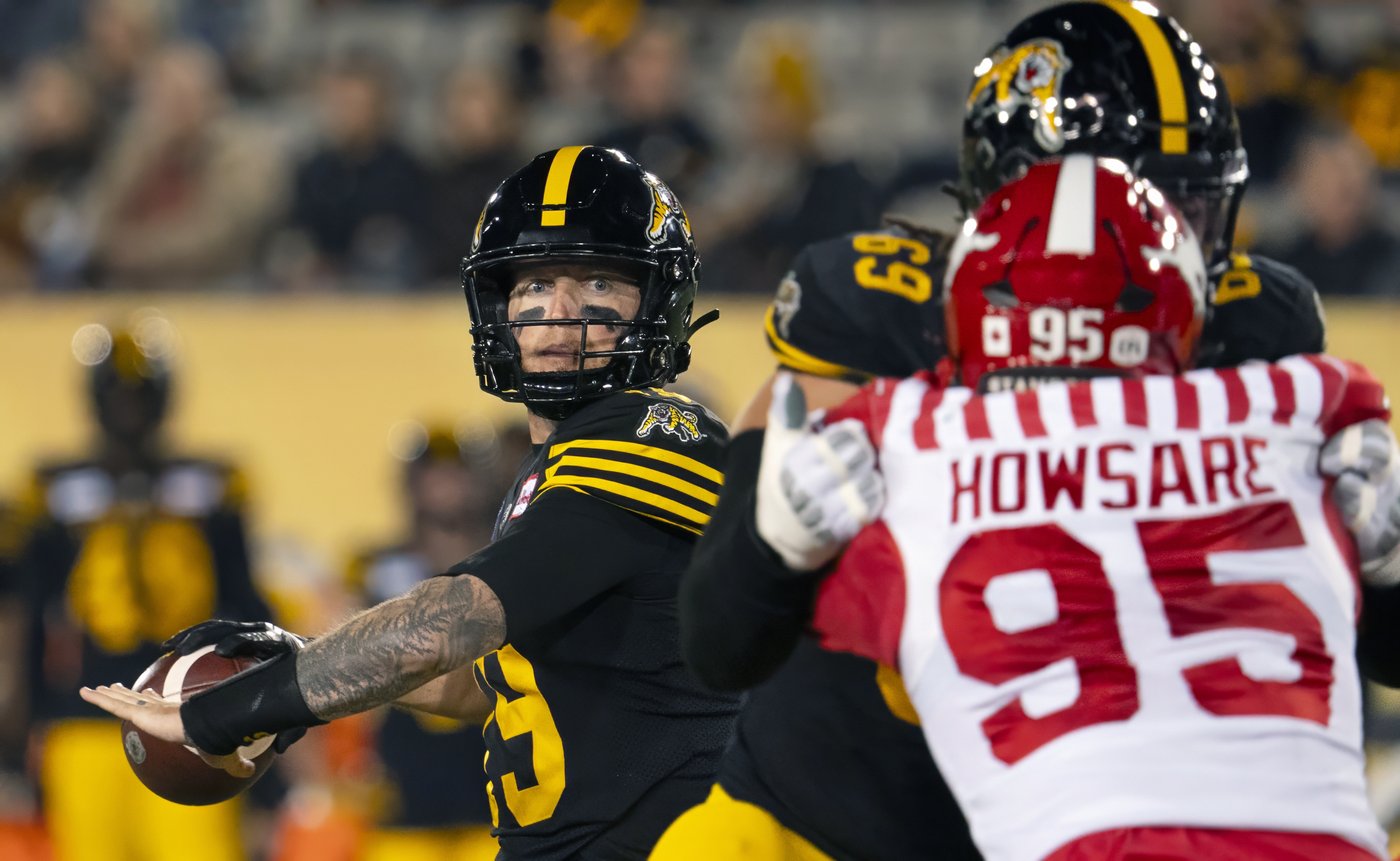 Bo Levi Mitchell mène les Tiger-Cats à une victoire de 42-20 sur les Stampeders