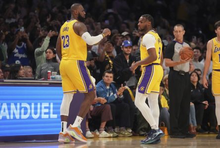 LeBron et Bronny James marquent l’histoire, les Lakers défont les Timberwolves