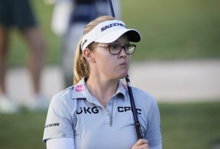 Hana Wakimoto joue 63 et se hisse en tête au Japon; Henderson à 7 coups