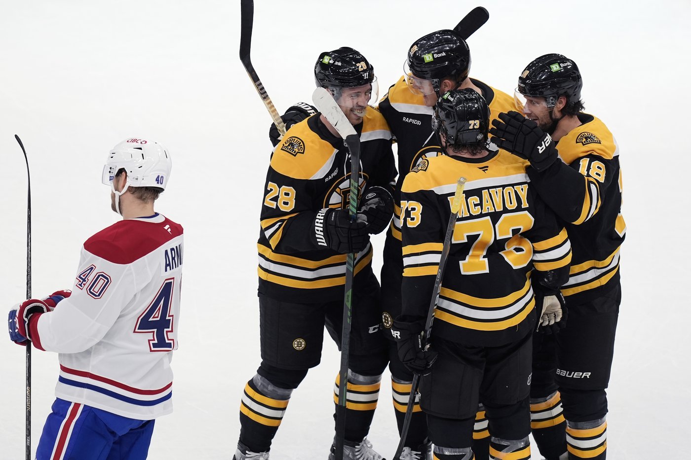 Swayman repousse 20 tirs et les Bruins battent le Canadien 6-4