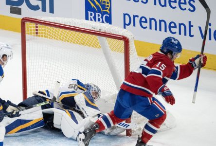 Newhook brise l’impasse et le Canadien passe le test en battant les Blues 5-2