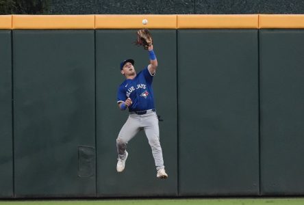 Blue Jays: Varsho et Clement candidats à un Gant d’or dans l’Américaine