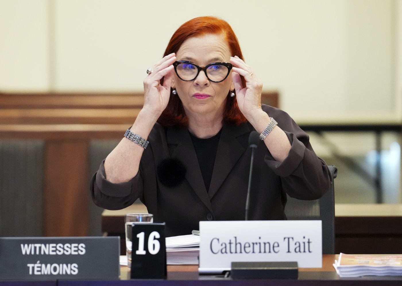 La PDG de Radio-Canada, Catherine Tait, refuse d’écarter une prime au rendement