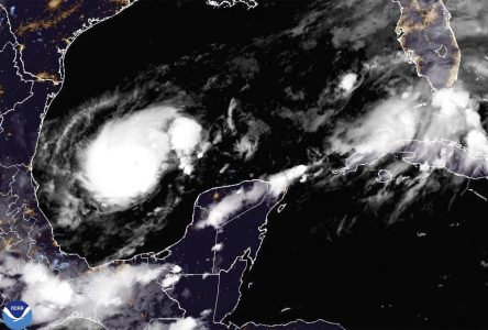 Milton devient un ouragan de catégorie 5 alors que la Floride ordonne des évacuations