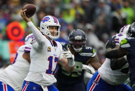 Allen lance deux passes de touché et les Bills battent facilement les Seahawks 31-10