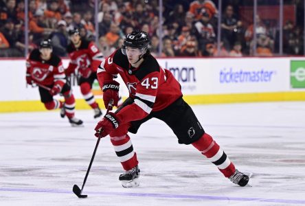 Luke Hughes et Brett Pesce sont de retour au jeu, affronteront les Red Wings