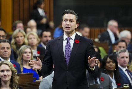 Trudeau demande aux services de renseignement d’informer Poilievre sur ses élus