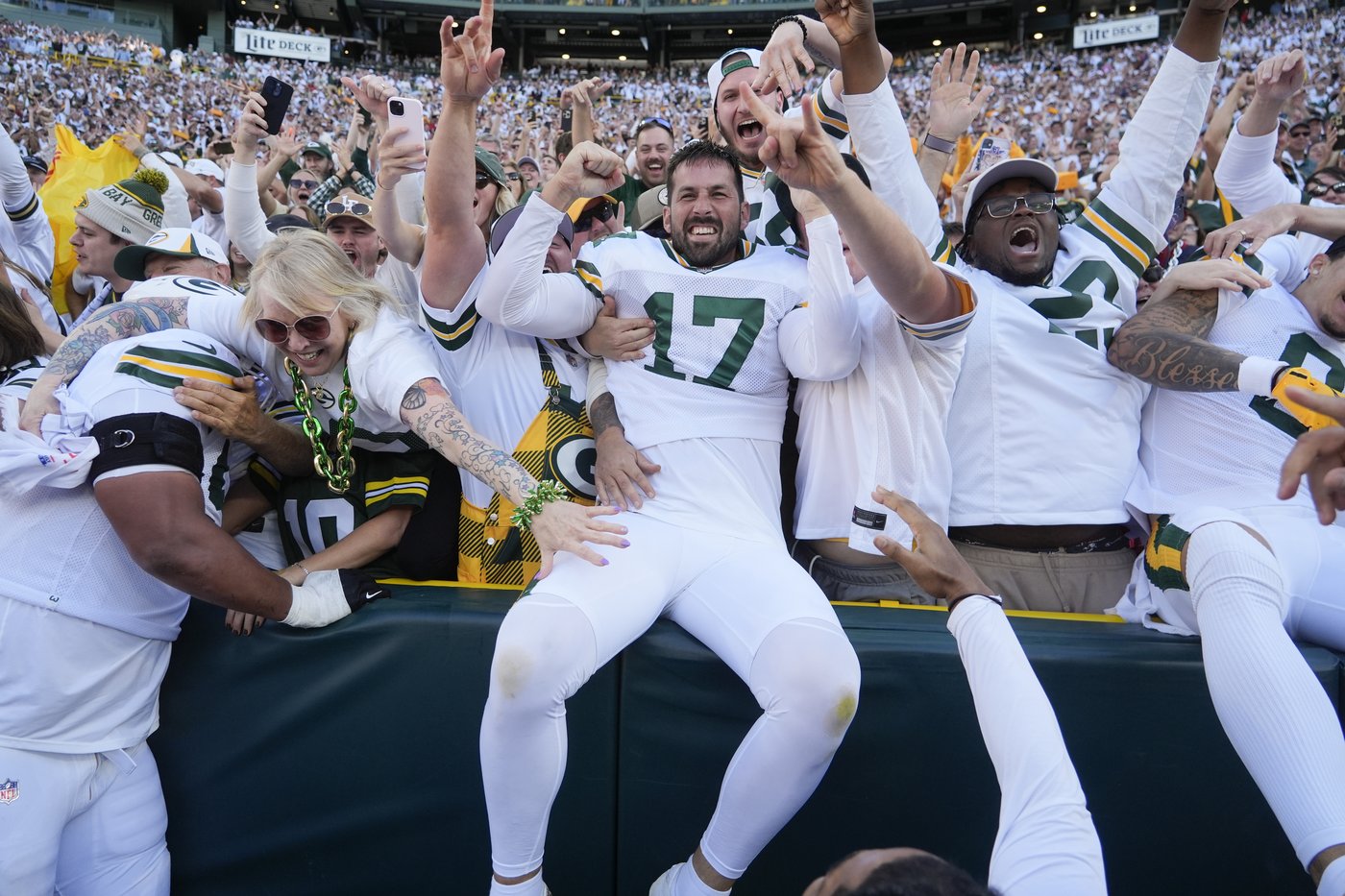 Un placement en fin de match donne une victoire de 24-22 aux Packers face aux Texans