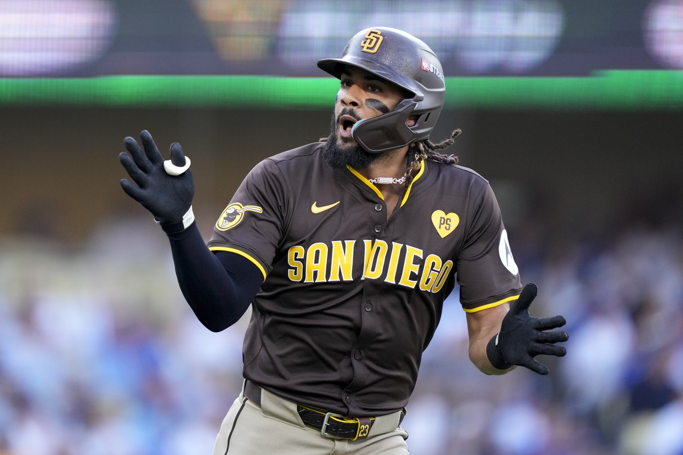 Les Padres frappent six circuits et l’emportent facilement 10-2 contre les Dodgers