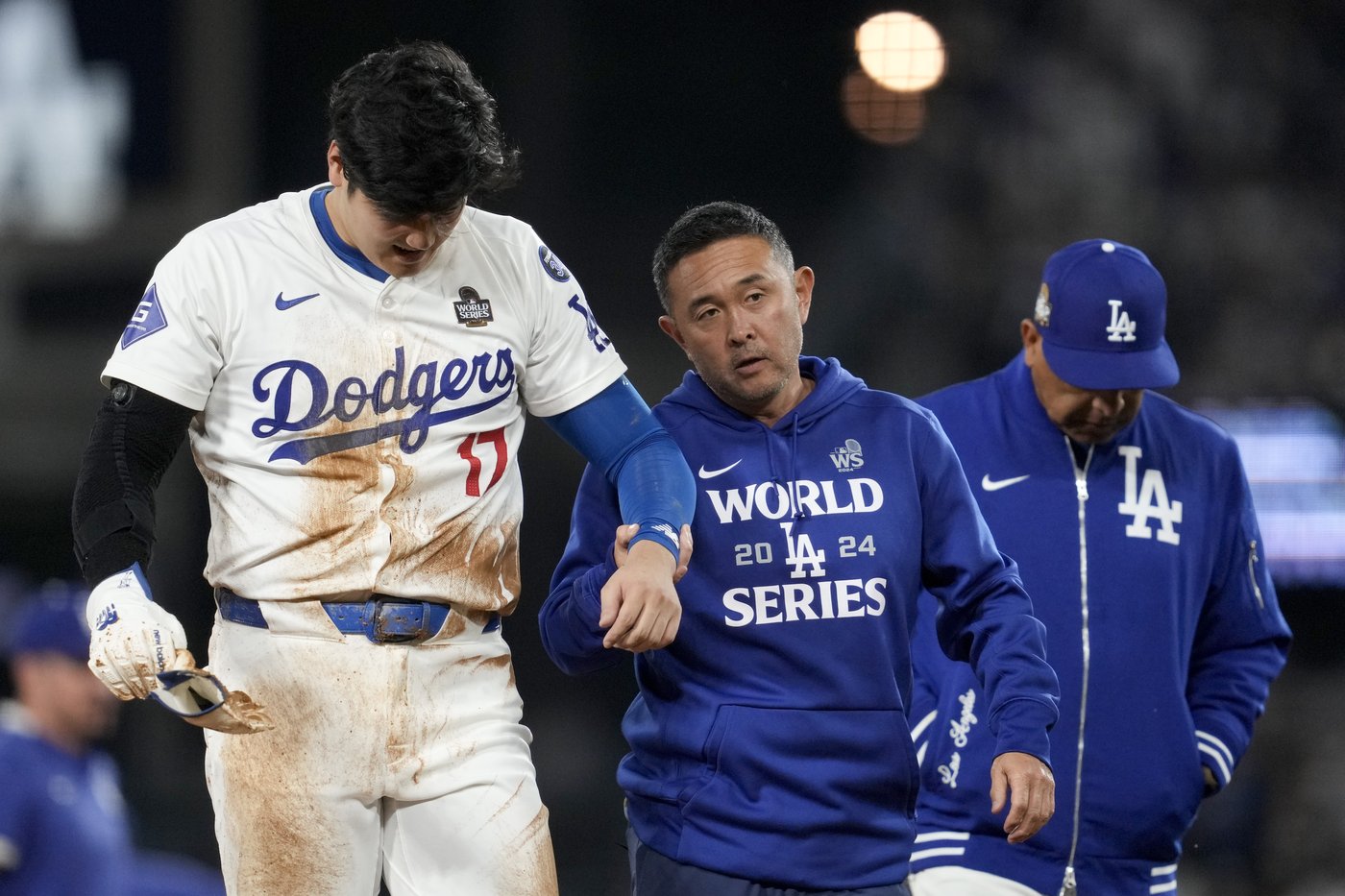 Même blessé à l’épaule, Ohtani va jouer lors du match 3 de la Série mondiale – ESPN