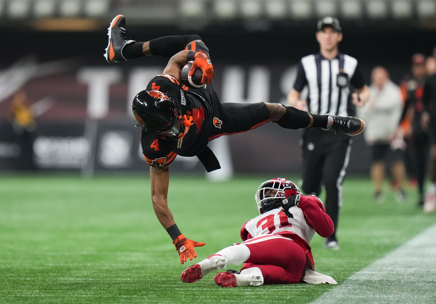 La défensive des Lions écrase les Stampeders dans une victoire de 32-15