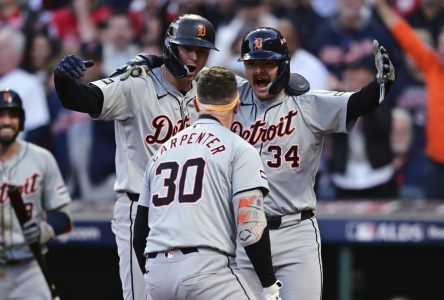 Un circuit de 3 pts de Carpenter permet aux Tigers d’égaler la série contre Cleveland