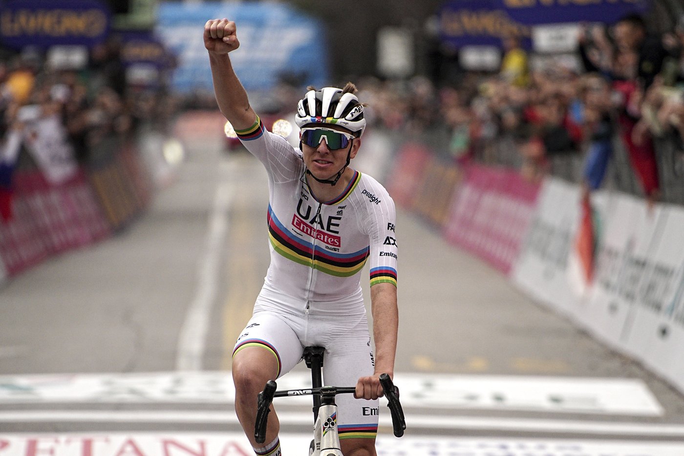 Tadej Pogacar remporte le Tour de Lombardie pour une 4e fois de suite