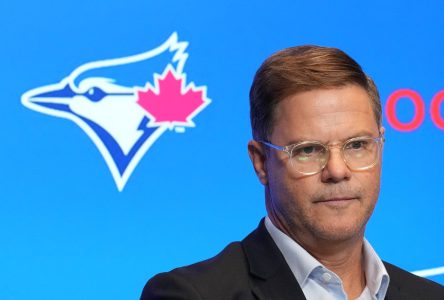 Le président des Jays Mark Shapiro confirme le retour de Ross Atkins