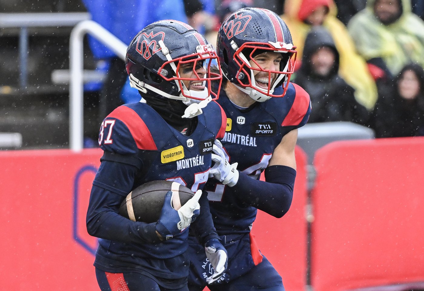 Les Alouettes font fi des éléments pour battre le Rouge et Noir 19-12