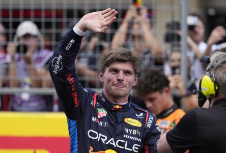 Verstappen remporte la course sprint aux É.-U., sa 1ère victoire depuis juin