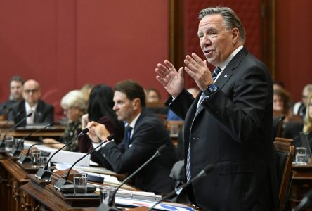 Après l’avoir envisagé, Legault exclut de payer des migrants pour qu’ils partent