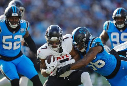 Bijan Robinson réussit deux touchés et les Falcons battent les Panthers 38-20